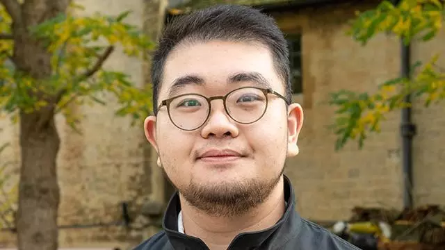 Portrait photo of Yihan Zhang