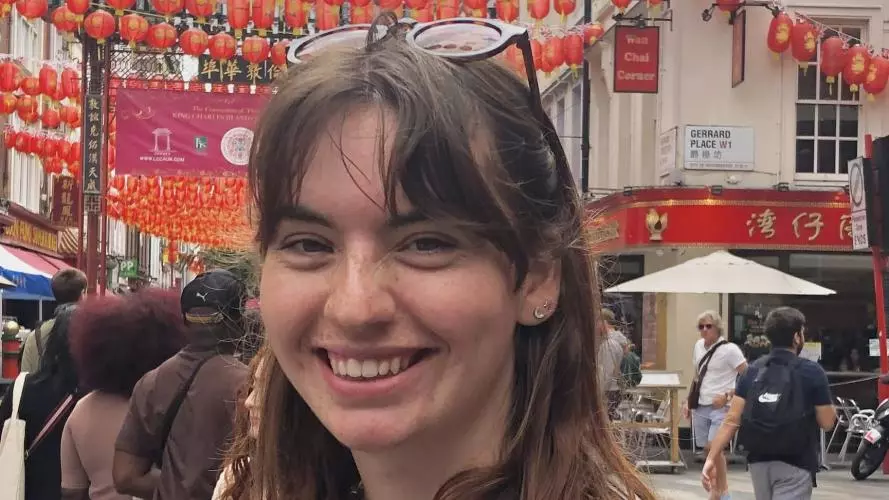 Portrait photo of Isabelle Legge